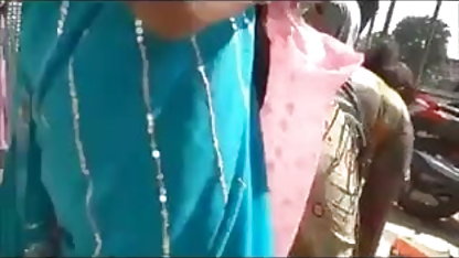 सुंदर लड़की बेकार है एक व्यापारी के हिंदी सेक्स रोमांटिक मूवी साथ एक काले पेड़