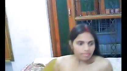 मास्को मूवी सेक्सी फिल्म वीडियो में सहानुभूति लड़की प्रसिद्ध अपने बट वेब कैमरा के सामने हिलाता है