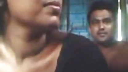 दो महिला सेक्सी में हिंदी मूवी बारी के छात्र बार में एक जगह के समूह