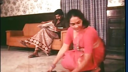 Busty सुंदर चंचल मैस्टर्बेटिंग सेक्सी मूवी फुल एचडी सेक्सी मूवी बालों वाली किशोरी में बिस्तर