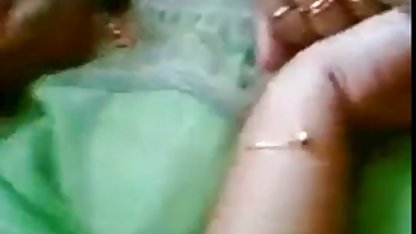 एक आदमी खींच लिया जाँघिया के एक पत्नी के लिए एक हिंदी मूवी सेक्सी रोमांटिक Kuninghussa