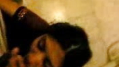 काले बाल वाली सेक्सी मूवी दिखाइए हिंदी में में प्लेड शर्ट masturbates में उसके बेडरूम