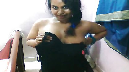 सुनहरे बालों सेक्सी हिंदी वीडियो फुल मूवी वाली masturbates और बेकार है एक उदार प्रेमी बिना एक कंडोम