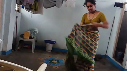 परिपक्व पड़ोसी एक साथ के साथ नौकरानी हिंदी सेक्स रोमांटिक मूवी Drjuchatsja के साथ एक आदमी