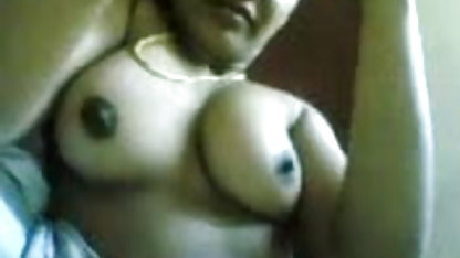 चेक हिंदी सेक्सी फिल्म फुल एमेच्योर masturbates एक छेद पर एक छिपा कैमरा