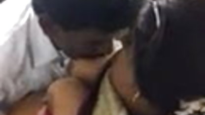 प्रेमी caresses टोक्यो हिंदी मूवी सेक्सी हिंदी मूवी सेक्सी प्रीफ़ेक्चर के मेयर की पत्नी के निपल्स