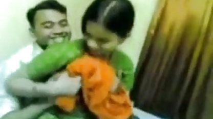 मास्को उपनगर से सूअरों के एक जोड़े को एक और सेक्सी फिल्म फुल एचडी में जोड़ी के साथ पंगा लेना है