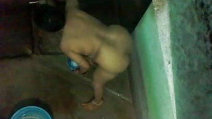 गधे पर एक खरोंच के साथ युवा छात्र सड़क हिंदी में सेक्सी मूवी कैंसर पर pisses