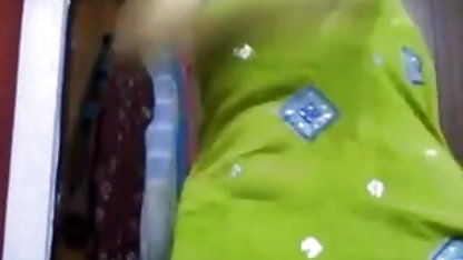 बॉस के सेक्सी हिंदी वीडियो मूवी साथ साझा करने के लिए अधीनस्थ पुरुष सचिव में अपने कार्यालय