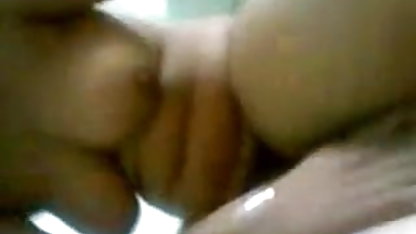 लड़की के साथ बिना बालों सेक्सी हिंदी मूवी वीडियो वाली मंडा masturbates में सामने के वीडियो कैमरा