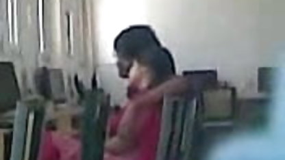 रात के खाने के बाद, busty पत्नी के साथ गर्लफ्रेंड फुल सेक्सी मूवी वीडियो में मुश्किल जीता पति