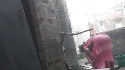 सुरुचिपूर्ण सेक्सी हिंदी वीडियो मूवी विदेशी बनाता है एक में एक रूसी स्नान