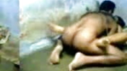 गर्ल masturbates हिंदी सेक्सी मूवी पिक्चर में इंटरसिटी बस