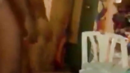 उस लड़के ने सेक्सी फिल्म हिंदी वीडियो मूवी एक नई गर्लफ्रेंड को लेकर उसके साथ एक शैपिली बनाई ।