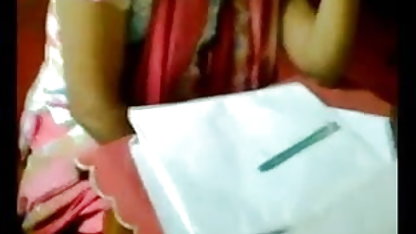 एक युवा पति उसके मुंह में फटे और बाथरूम में सेक्सी मूवी हिंदी मूवी एक jinku के कैंसर है