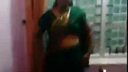 समूह सेक्स fueled सेक्सी फिल्म मूवी में आदमी के साथ वेश्यांए पर वेब कैमरा