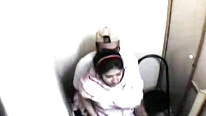 सेंट पीटर्सबर्ग से पति एक सुंदर नीचे सेक्सी मूवी सेक्सी पिक्चर पहनने के कपड़ा में एक सुंदर पत्नी है